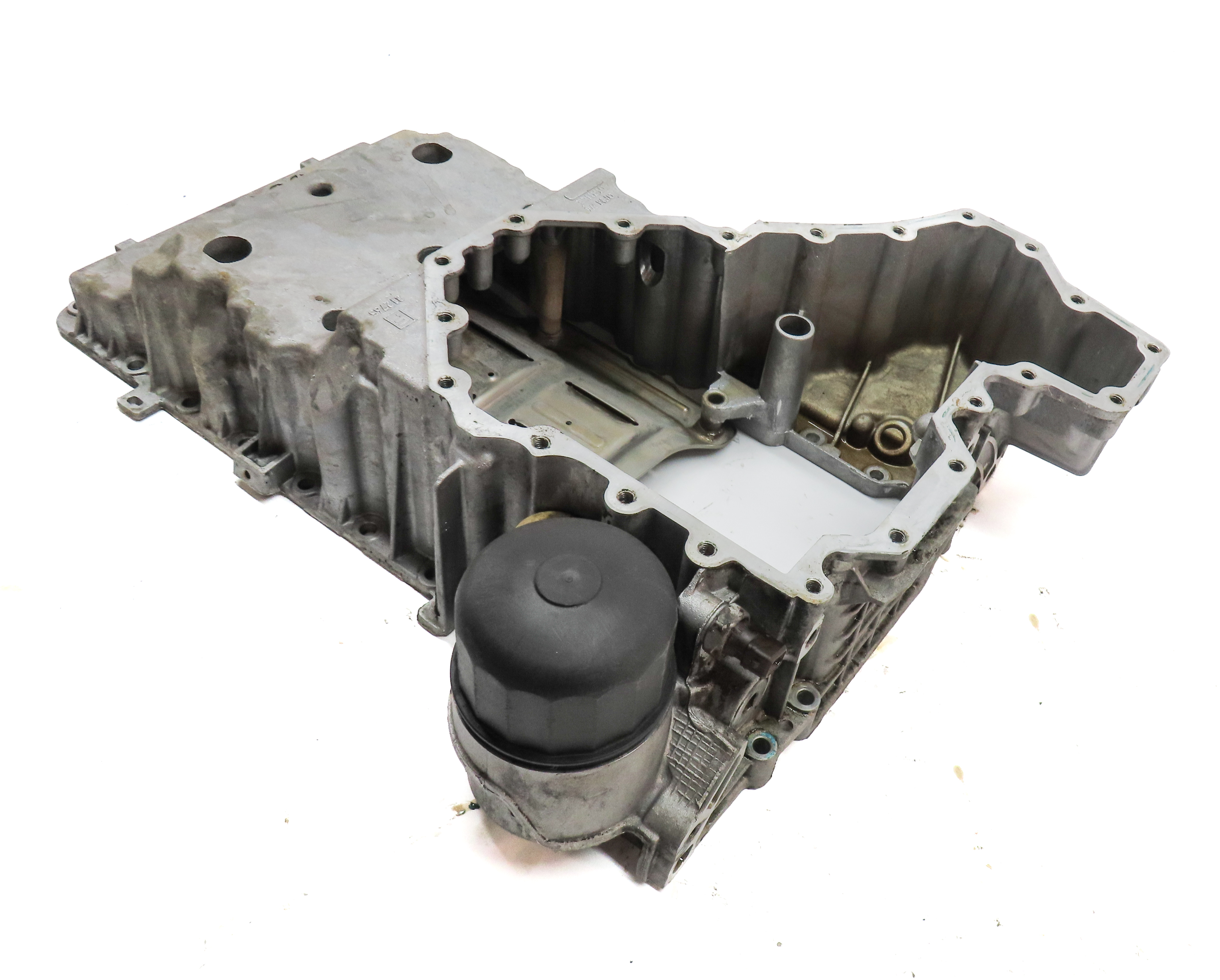 09-19 BMW 550i 550iGT 650i 750i F01 F07 F10 RWD 4.4L N63 UPPER ENGINE OIL PAN — exact item pictured